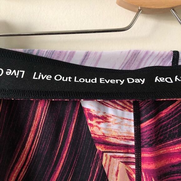 Lolë -Serria Abstract Cherry Blossom Print Legging - Picture 6 of 7